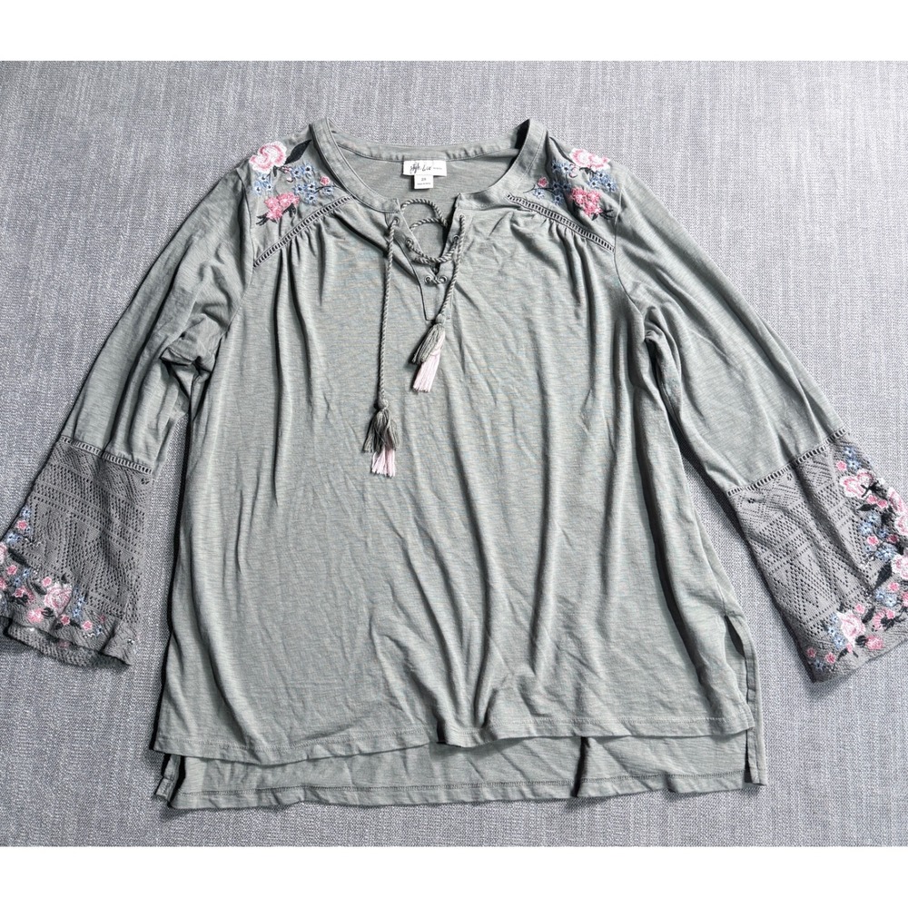 Style & Co Woman Sage Green Embroidered Floral Tassel Boho Top 2X Bell Sleeve